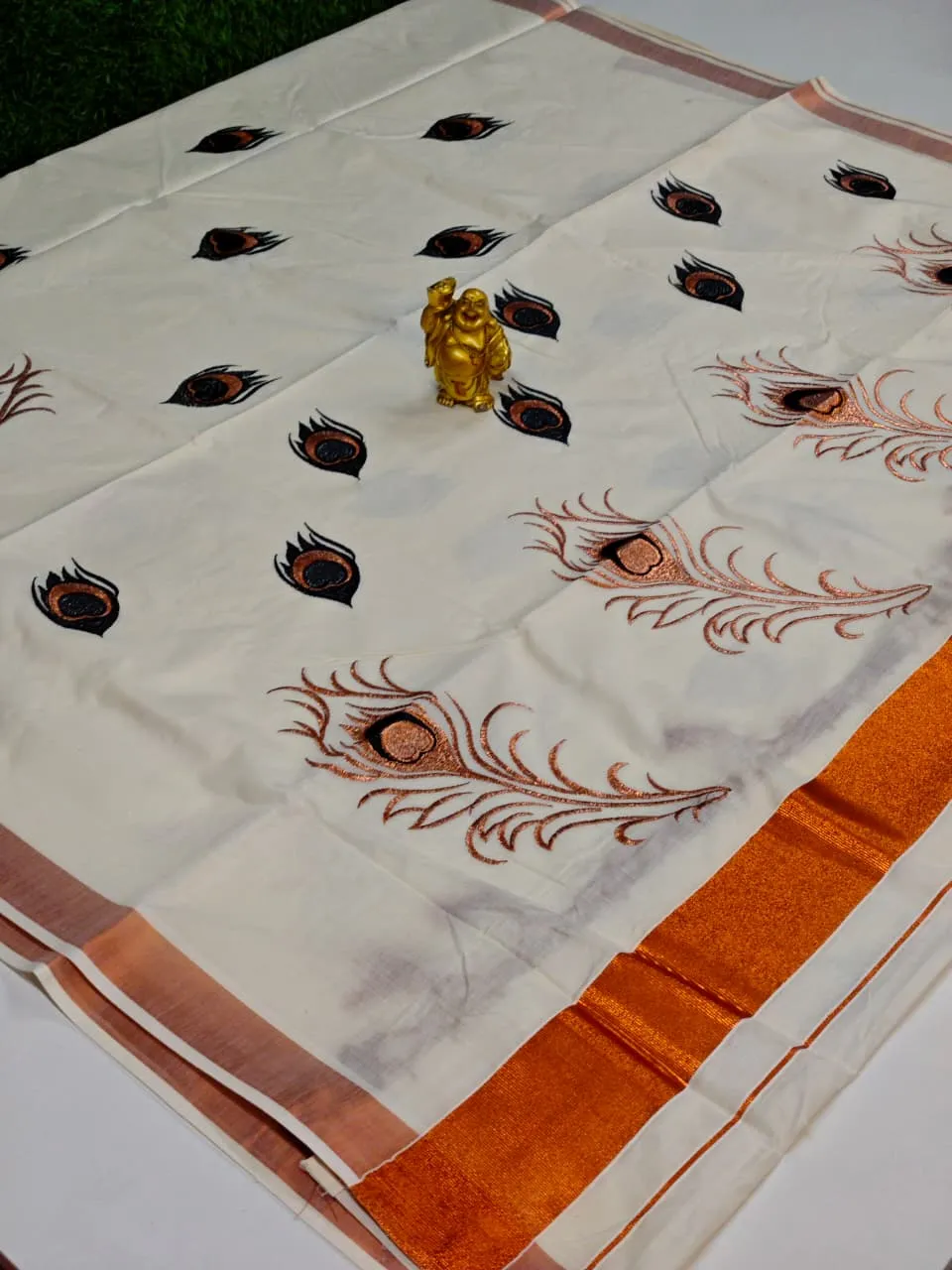 Soft Printed Cotton Saree – Off White & Lavender